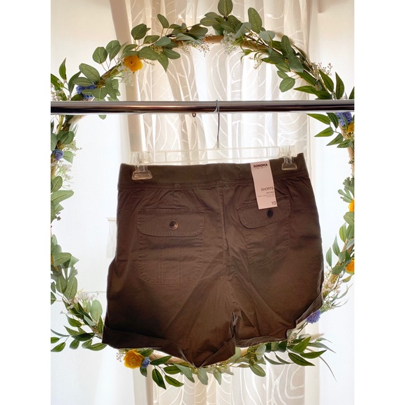 Olive green shorts. - Picture 2 of 3